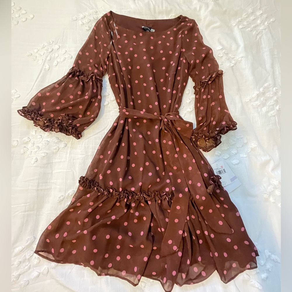 Brown polka dot dress super fun and frilly. Adorable dress🌸
